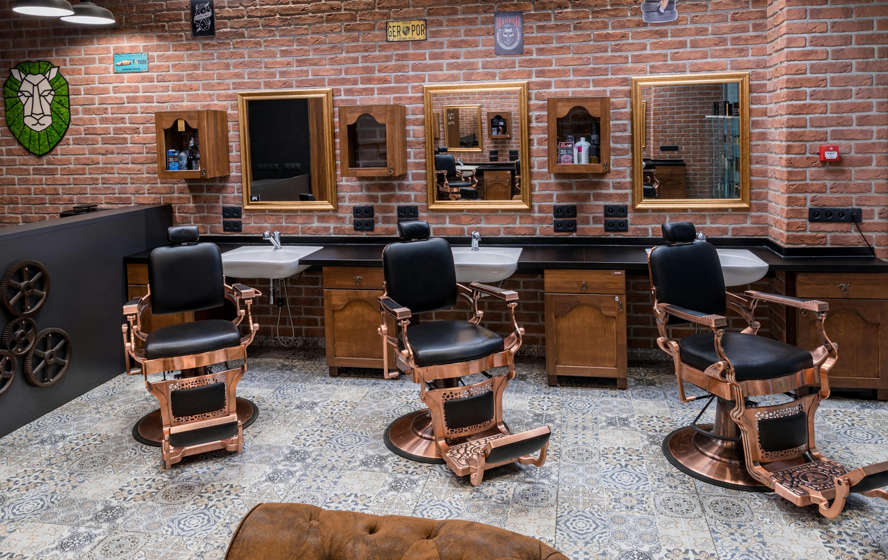 A barber shop interior used in the Fieldwork example website
